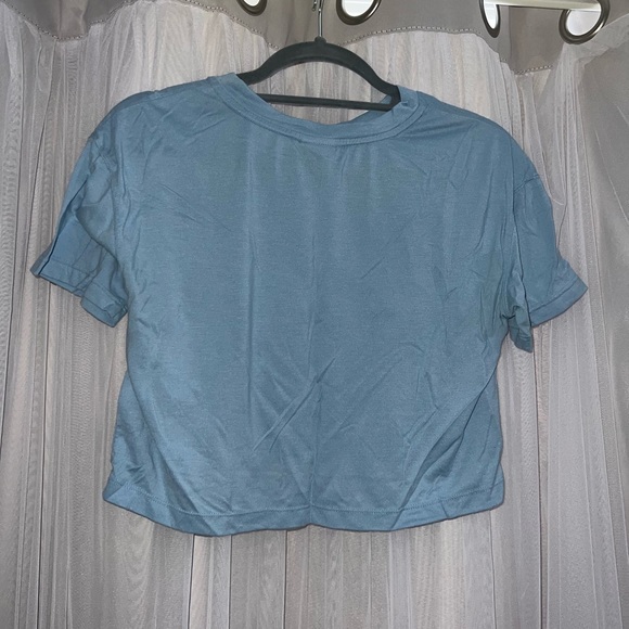 Small Nike cropped tshirt - Picture 2 of 3